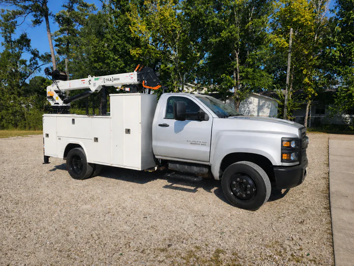 Chevrolet Silverado 5500 HD service truck equipped with the TKA 8800 service crane